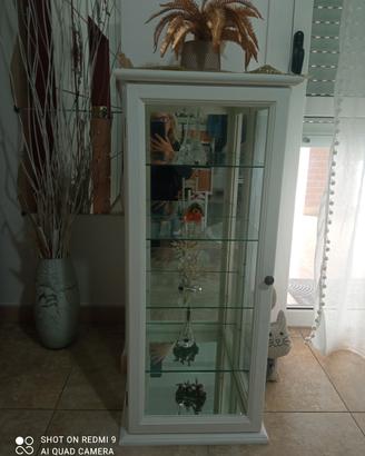 vetrina in legno