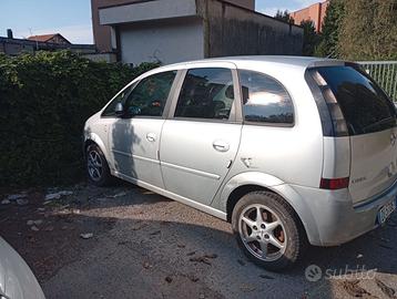 Auto con bassi consumi !!