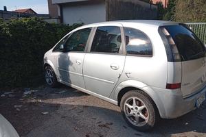 Auto con bassi consumi !!