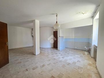 3 LOCALI A ROMANO DI LOMBARDIA