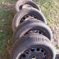  4 cerchi r16 originali touran con copricerchio 