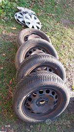  4 cerchi r16 originali touran con copricerchio 