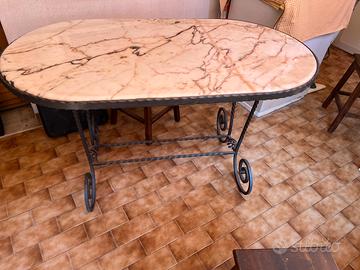 Tavolo in ferro battuto fatto a mano