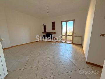 Appartamento di 95 m² con 4 locali e posto auto a 
