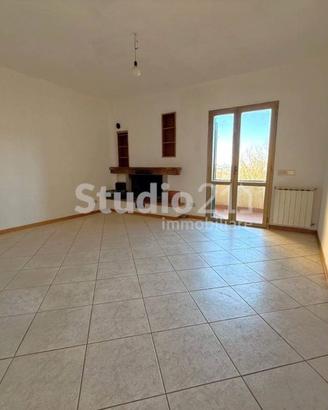 Appartamento di 95 m² con 4 locali e posto auto a 