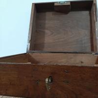 Scatola di legno con serratura