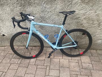 Trek Emonda SLR8 Dura Ace ruote Lightweight o WR