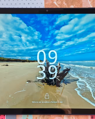 Tablet TECLAST T65 MAX con accessori 