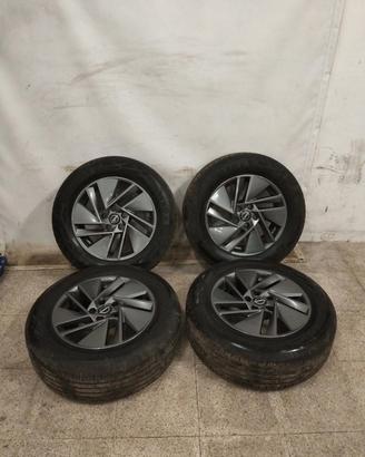 Cerchi e gomme Nissan qasqhai j12 da 215/65/17