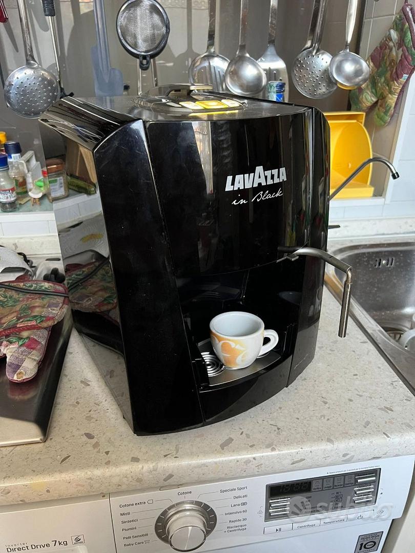 Macchina di caffe lavazza in black - Elettrodomestici In vendita a Rimini