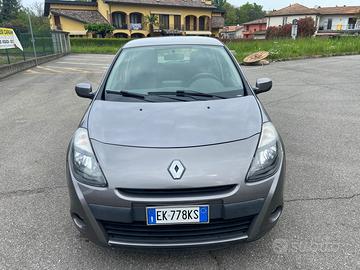Renault clio benzina 1.2 neopatentate