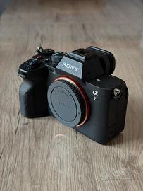 SONY A7 IV