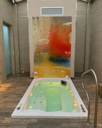 Piscina idromassaggio da interno o esterno