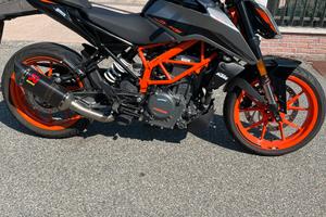KTM DUKE 390