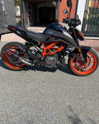 KTM DUKE 390