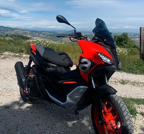 Aprilia SR GT 200 Sport