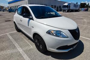 Lancia Ypsilon 1.2 69 CV 5P. GPL Ecochic Silver
