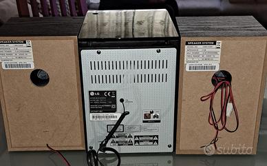 Sistema stereo con 2 casse acustiche LG -CM 1530