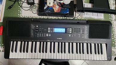 Tastiera Yamaha PSR-E373 scuola media