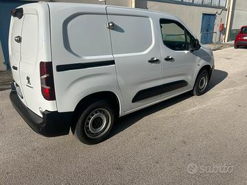 Peugeot partner 1.5 diesel full optional anno 2019