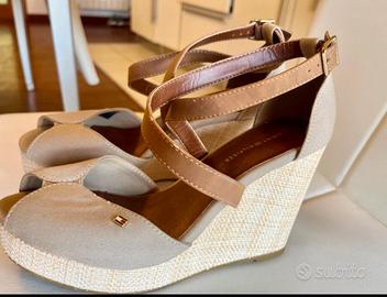 Scarpe con zeppa color beige Tommy Hilfiger