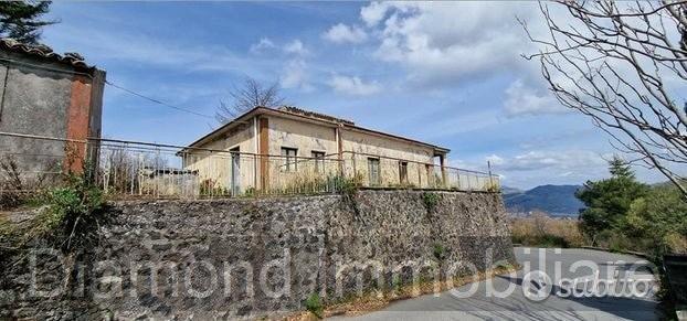 Terreno 17.000mq con fabbricato a Linguaglossa - Vista 3