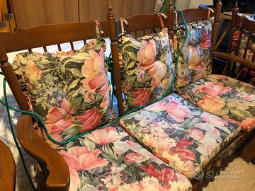 due poltrone e divano a dondolo vintage