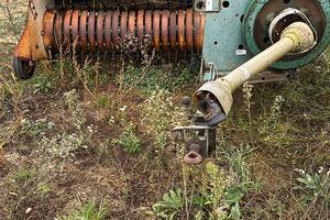 Pressa e seminatrice sama