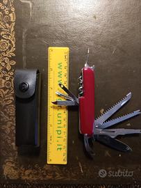 gadget multiuso tipo svizzero 