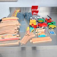 Trenino e binari di legno 