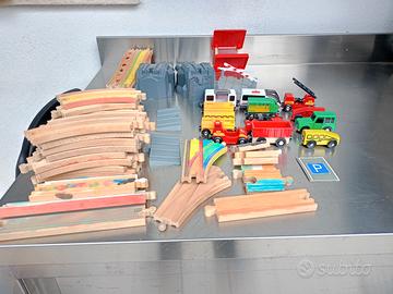 Trenino e binari di legno 