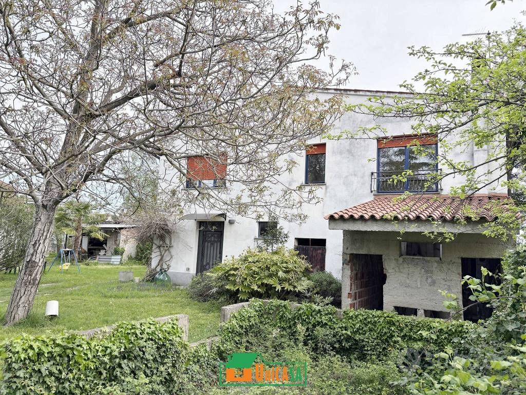 Rustico / Casale di 130 m² con 4 locali e box auto - Vista 4