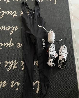 Scarpe, pantaloni salopette, giubbotto paravento