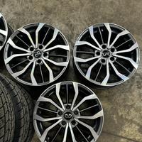 Cerchi in lega 17” Infiniti q30
