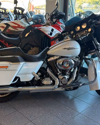 Harley-davidson Street Glide C.V.O.