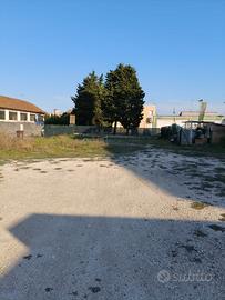 Terreno uso parcheggio