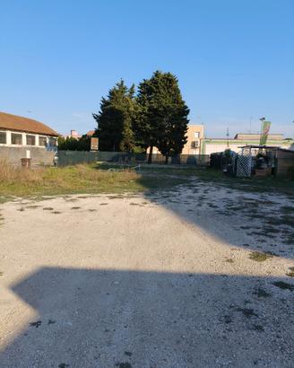 Terreno uso parcheggio