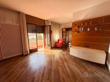 Villa di 351 m² con 4 locali e box auto doppio a T