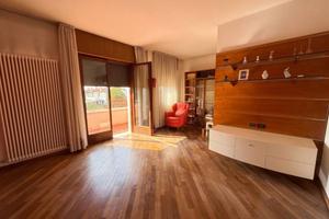 Villa di 351 m² con 4 locali e box auto doppio a T