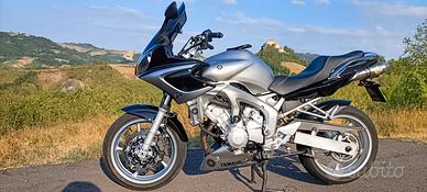 Yamaha Fazer 600.  98cv. (72kw) Km 22.500  2.800
