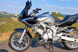 Yamaha Fazer 600.  98cv. (72kw) Km 22.500  2.800