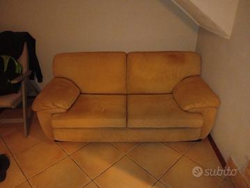 divano a 2 posti 