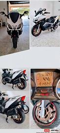 Aprilia srv atc 850-Pari al nuovo.