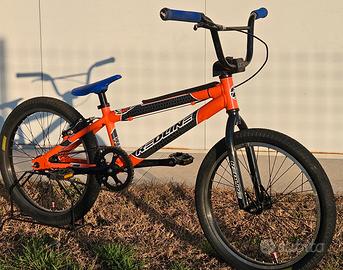 BMX professionale leggera
