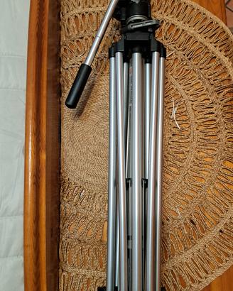 Treppiede Manfrotto #28 completo di testa fluida #
