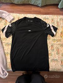 t shirt nike dri fit taglia M