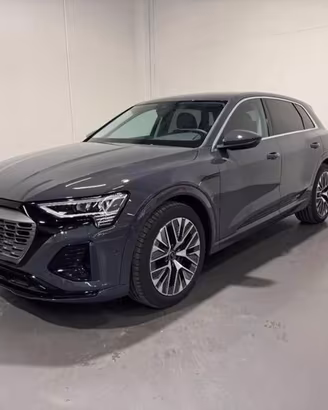 AUDI Q8 e-tron 55 quattro S line edition