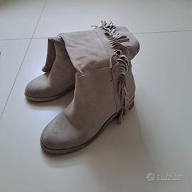 Stivali in suede con frange