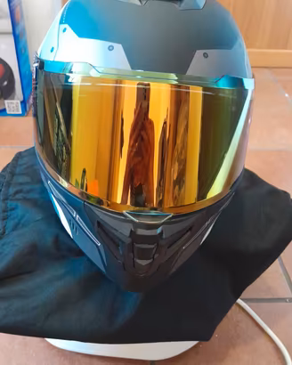 casco modulare con visiera iridium