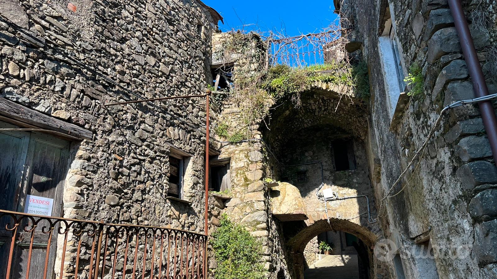 Casa in sasso da ristrutturare - Vista 5